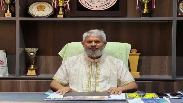 'সাংবাদিকদের টাকা-মোবাইল দেয় শিক্ষকরা'- কুবি উপাচার্য