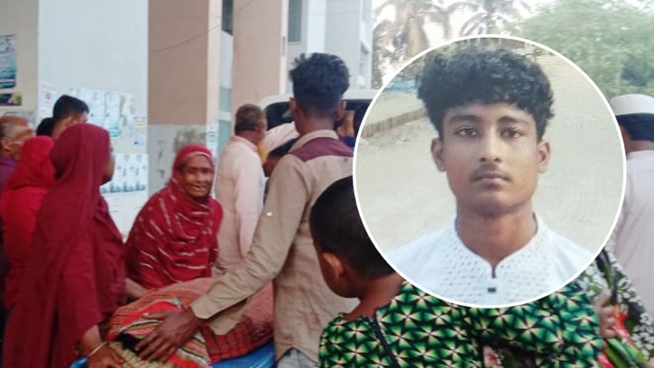 ঘুরতে গিয়ে মোটরসাইকেল নিয়ন্ত্রণ হারিয়ে গাছের সঙ্গে ধাক্কা, নিহত ২