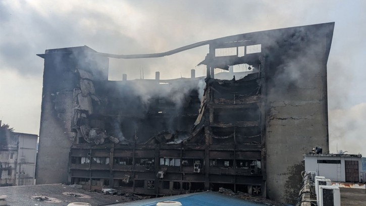 প্রায় ১৭ ঘণ্টা পর নিয়ন্ত্রণে এলো চট্টগ্রাম ইপিজেডের আগুন