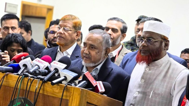 নির্বাচনী মাঠে দলীয় সিদ্ধান্ত নিচ্ছেন ডিসি-এসপিরা : জামায়াত