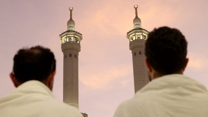 ওমরা পালন করা ফরজ, ওয়াজিব, নাকি সুন্নত?