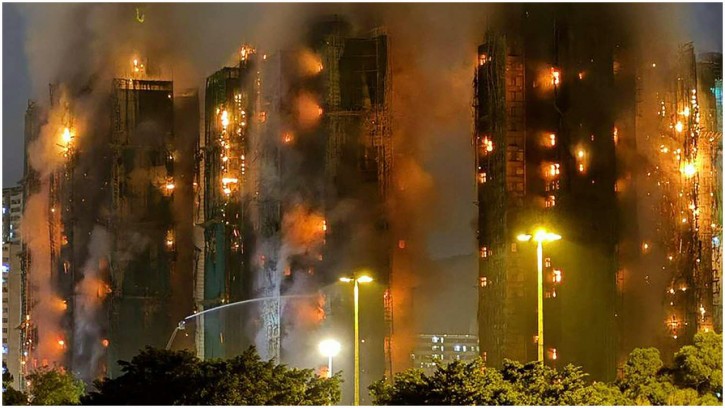হংকংয়ে একাধিক আবাসিক ভবনে ভয়াবহ আগুন, নিহত ৪