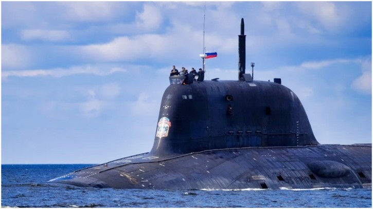 যুক্তরাষ্ট্রের তাড়া করা ট্যাংকারের সুরক্ষায় সাবমেরিন পাঠালো রাশিয়া