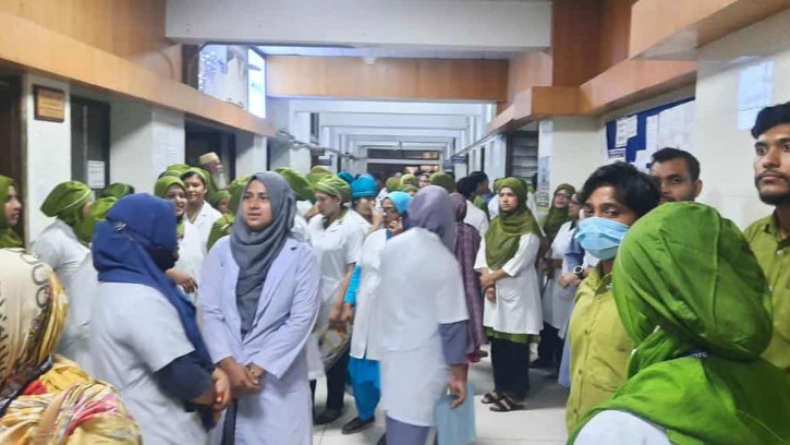 চিকিৎসকের বিরুদ্ধে নার্সকে মারধরের অভিযোগ, সকাল থেকে কর্মবিরতি